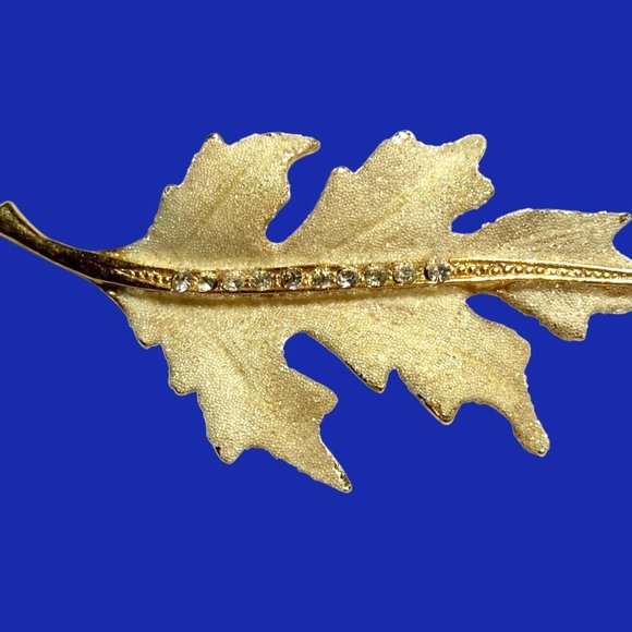 Women's Oak Leaf Pin Brooch with Rhinestones - Picture 3 of 10